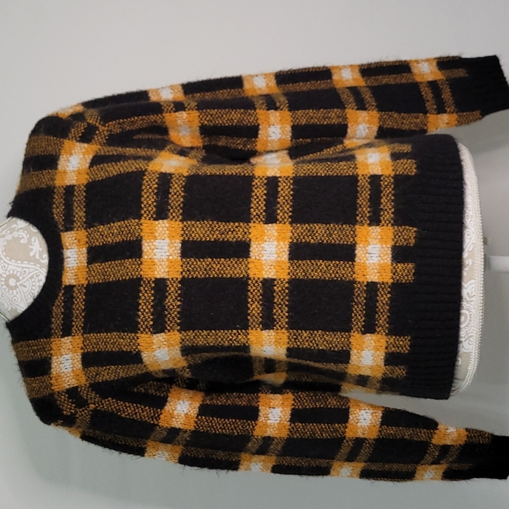 Sweater - Picture 5 of 6